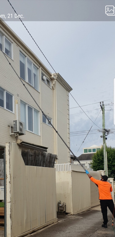 POLE-WINDOW-WASHING-3