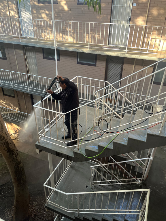 PRESSURE-Washing-1