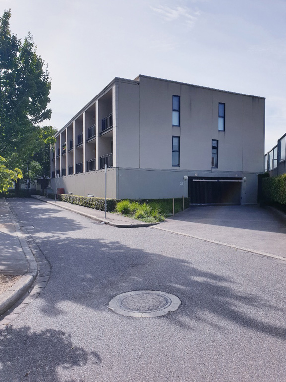 33 CLIVEDEN GROVE EAST MELBOURNE